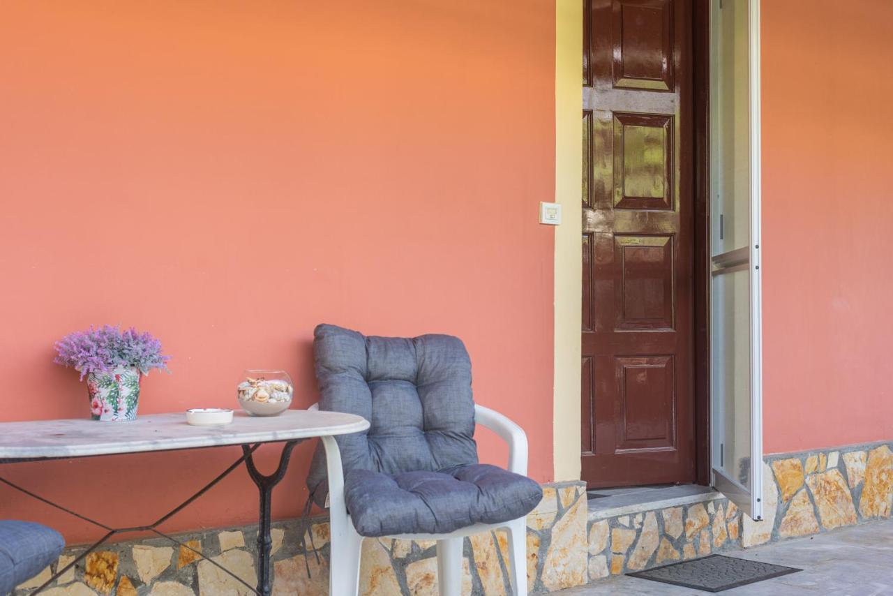 Villa Popi On The Beach Of Agios Gordios アギオス・ゴルディオス エクステリア 写真