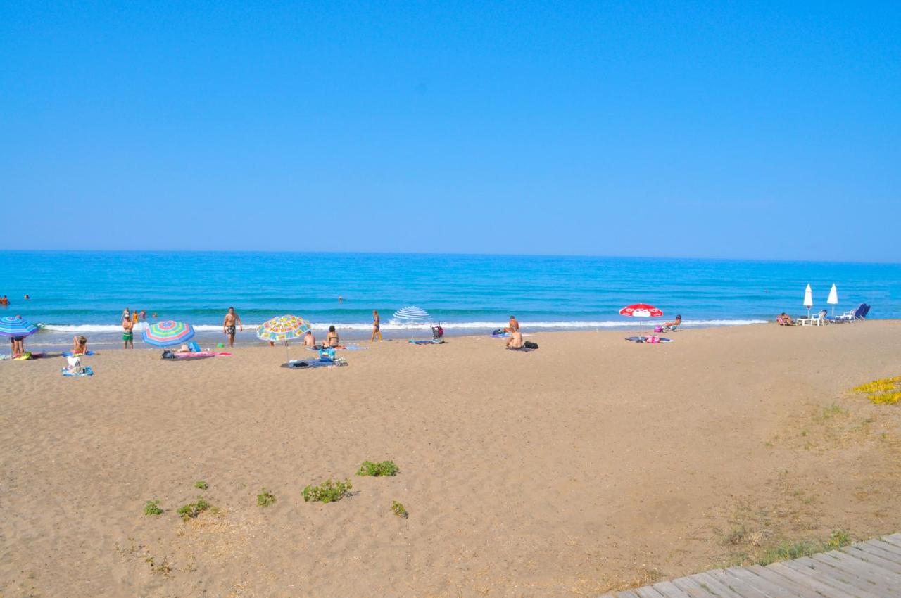 Villa Popi On The Beach Of Agios Gordios アギオス・ゴルディオス エクステリア 写真