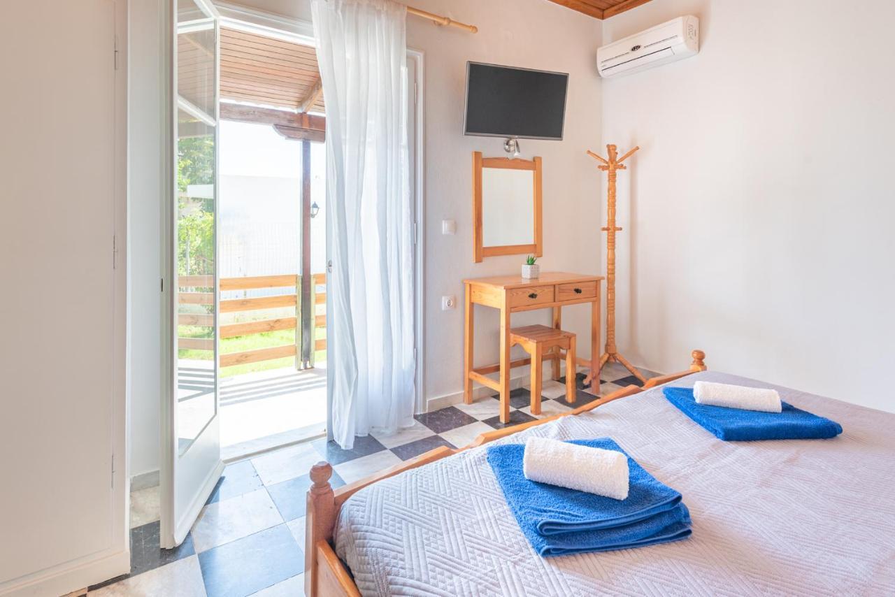 Villa Popi On The Beach Of Agios Gordios アギオス・ゴルディオス エクステリア 写真