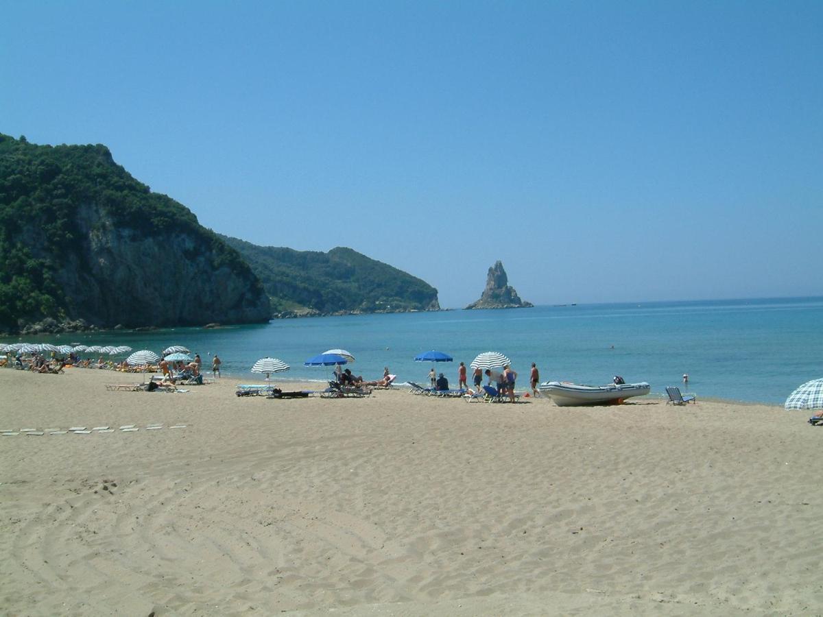 Villa Popi On The Beach Of Agios Gordios アギオス・ゴルディオス エクステリア 写真