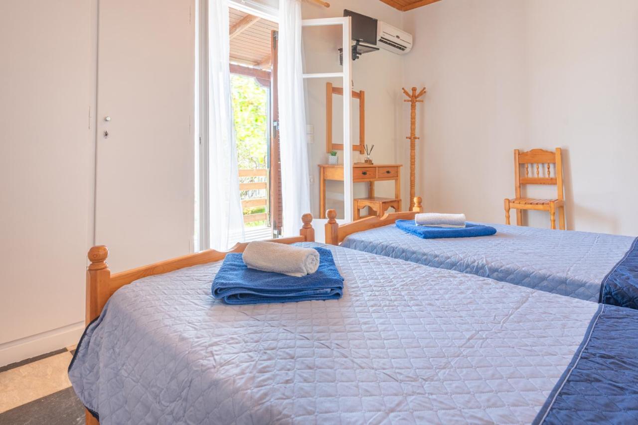 Villa Popi On The Beach Of Agios Gordios アギオス・ゴルディオス エクステリア 写真